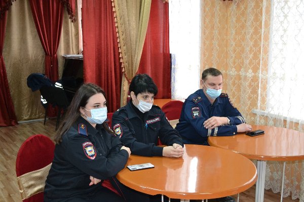 Профилактическая беседа с сотрудниками ОМВД