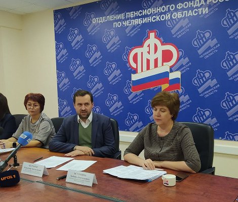 Семьи, где дети родились до 31 декабря 2022 года включительно, могут выбрать — сохранить прежние выплаты или перейти на новое пособие