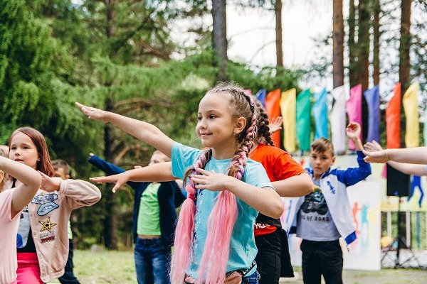 Более 7600 южноуральских школьников отдохнут в санаториях и загородных лагерях по бесплатным путевкам соцзащиты