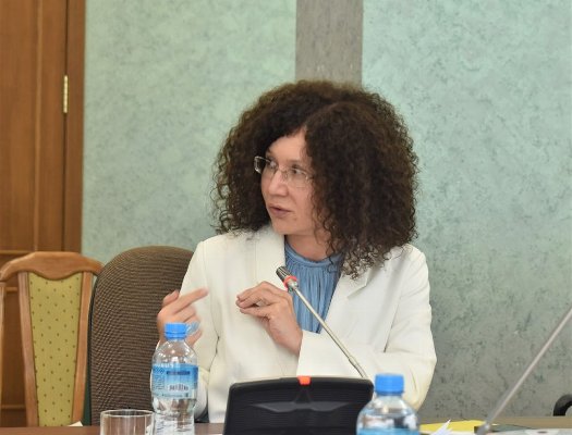 Курс на развитие и поддержку: министр социальных отношений Наталья Лугачева выступила в Законодательном Собрании